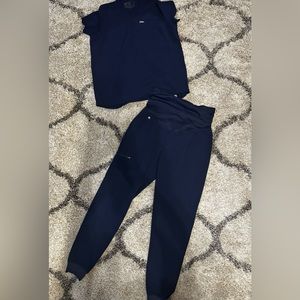 Figs Maternity scrubs, top and bottom. Size medium.